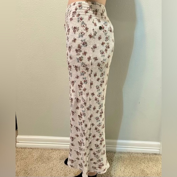 Floral pants - Picture 3 of 4